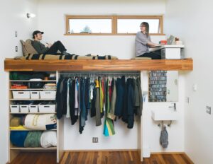 Smaller & Smarter: soluzioni salvaspazio per la zona notte all we need harpoon house bedroom closet portrait
