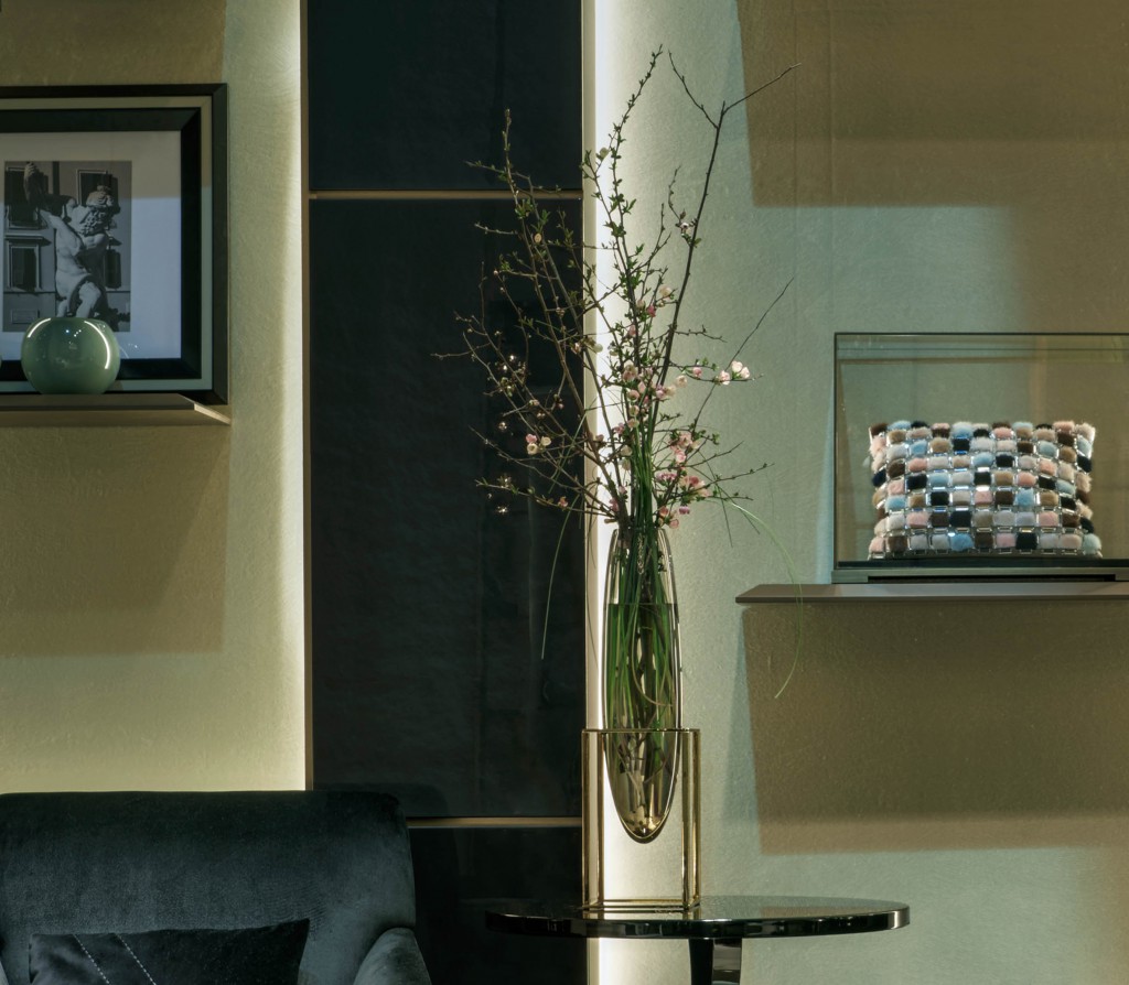 Cube Vase Collection: contrasto di forme e materiali di pregio Designer: Gabriella Asztalos - Collezione: Cube Vase Collection - Fendi Casa