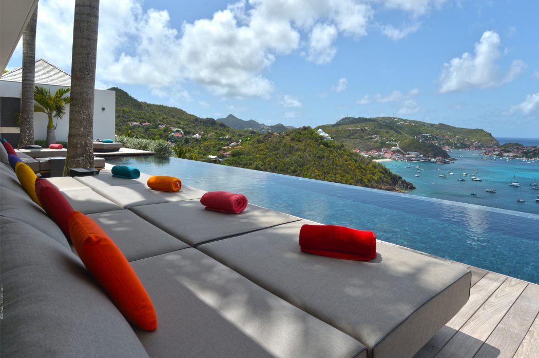 Una villa caraibica con vista mozzafiato sul mare Designer:<a href="http://architectonik.fr/" target="_blank">Architectonik</a>