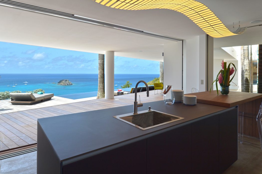 Una villa caraibica con vista mozzafiato sul mare Designer:<a href="http://architectonik.fr/" target="_blank">Architectonik</a>