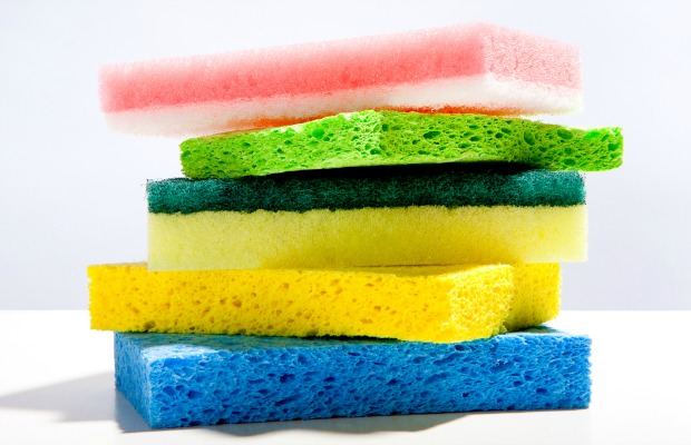 Come igienizzare le spugne della cucina