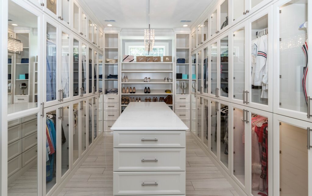 closet 3615613 1920
