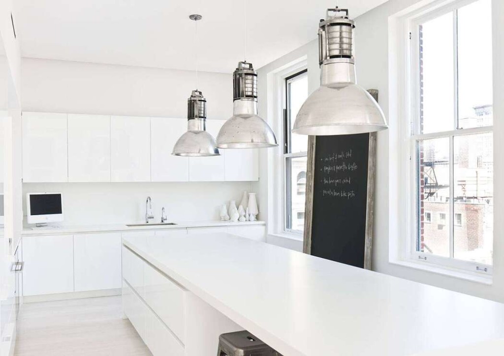 Un loft bianco, luminoso e accogliente