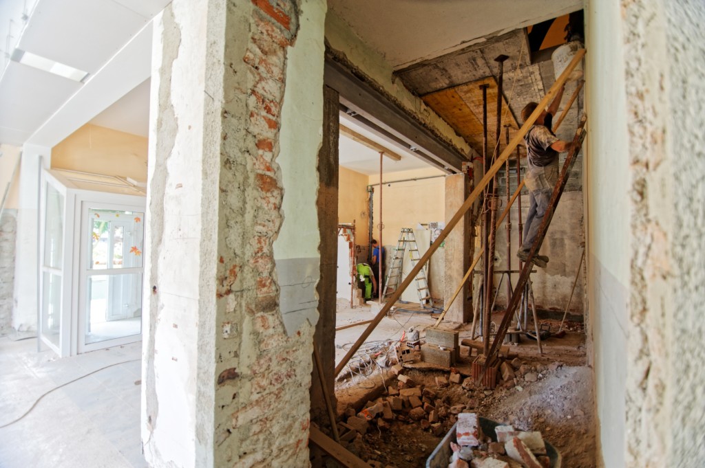 Ristrutturare casa: perché è meglio affidarsi ad un professionista del settore