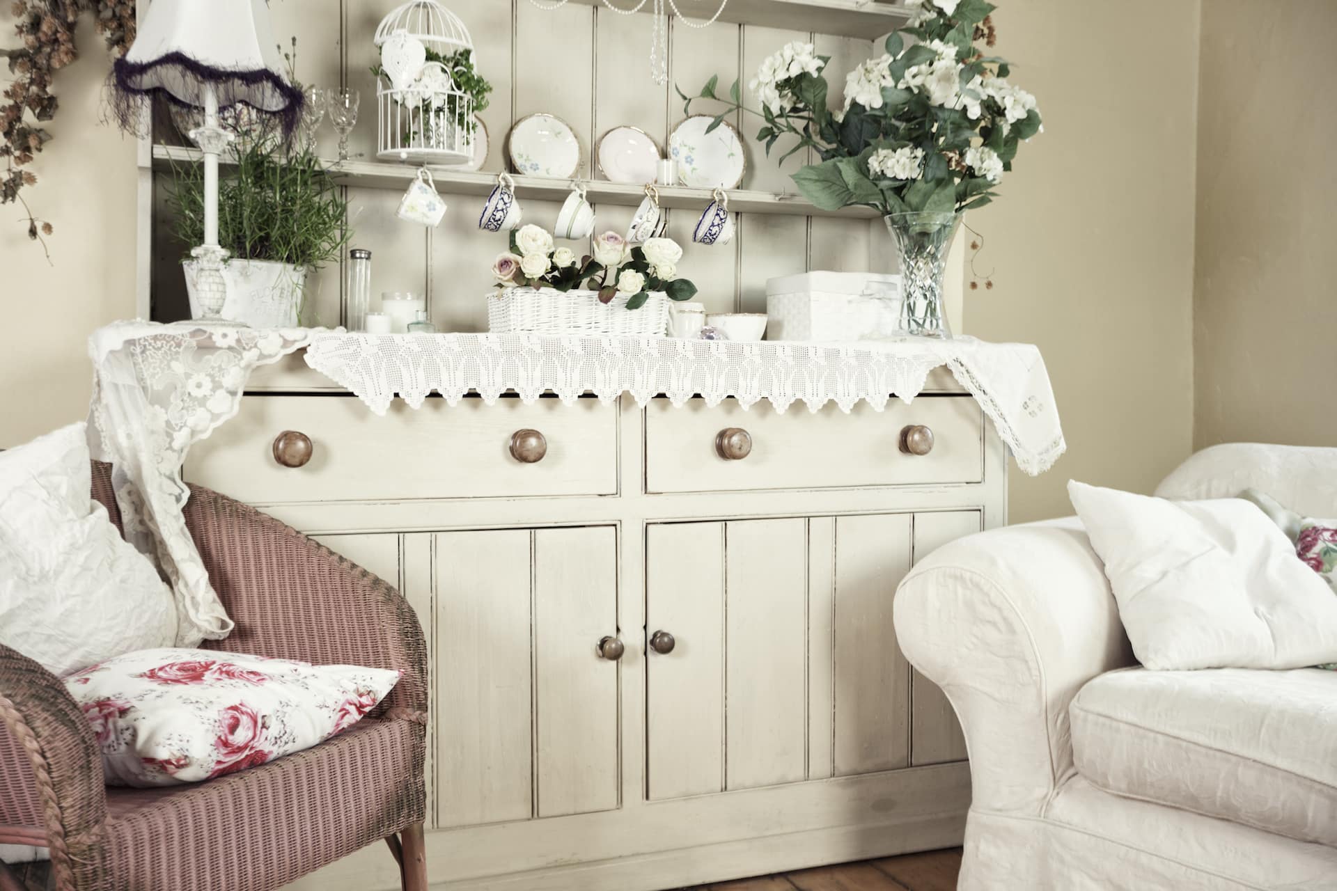 Soggiorno shabby chic bianco