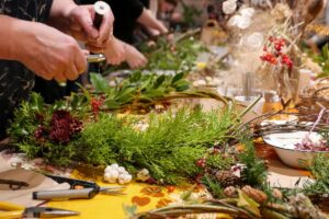 come creare ghirlande natalizie fai da te con materiale riciclato
