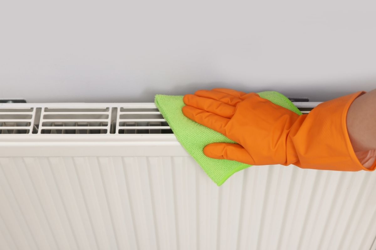 Come pulire i termosifoni in modo efficace