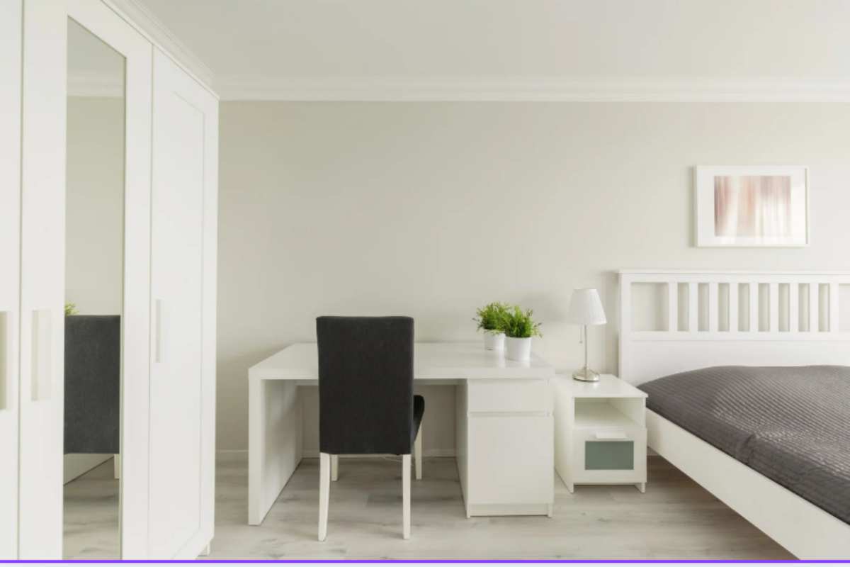 angolo studio in camera da letto