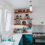 cucina con le mensole