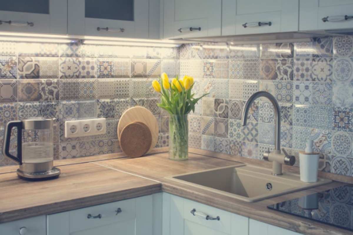 cucina piastrelle dritte