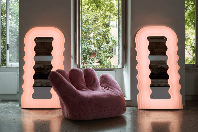 Non un semplice trend: il Dopamine Interior ti insegna a usare il colore e la luce per trasformare la tua casa in un'iniezione di buonumore Specchio Ultrafragola