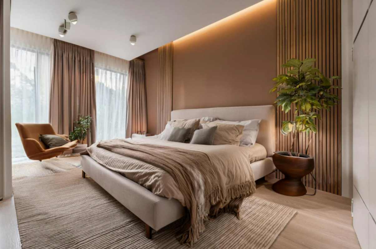 L'unico colore che non può mancare in casa questo autunno: 3 idee facili ed economiche per usarlo subito nell'arredamento Camera da letto con accenti Mocha Mousse