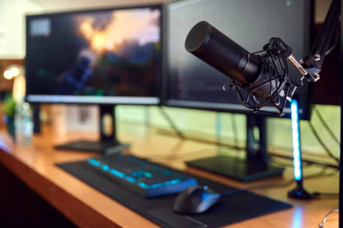 Come creare la stanza da gaming perfetta: 5 idee di arredo che fanno la differenza scrivania da gaming