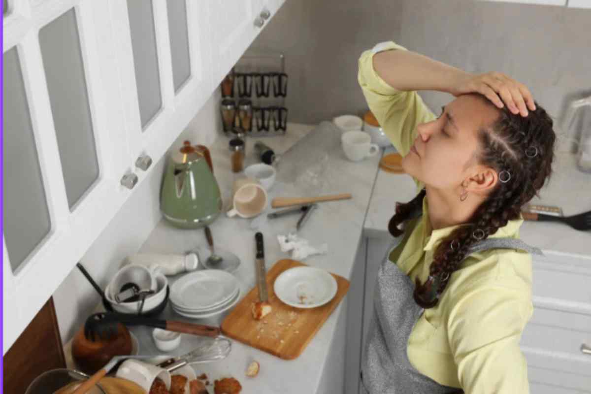 Se il tuo spazio è piccolo e caotico, il Feng Shui ha la soluzione per ogni problema casa disordinata caos feng shui 20 9 2025 casadistile.it