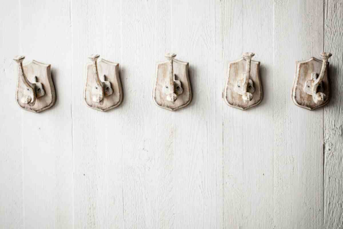 Non è dove pensi: il vero problema del disordine all'ingresso è questo oggetto che tutti abbiamo ganci appendiabiti casa