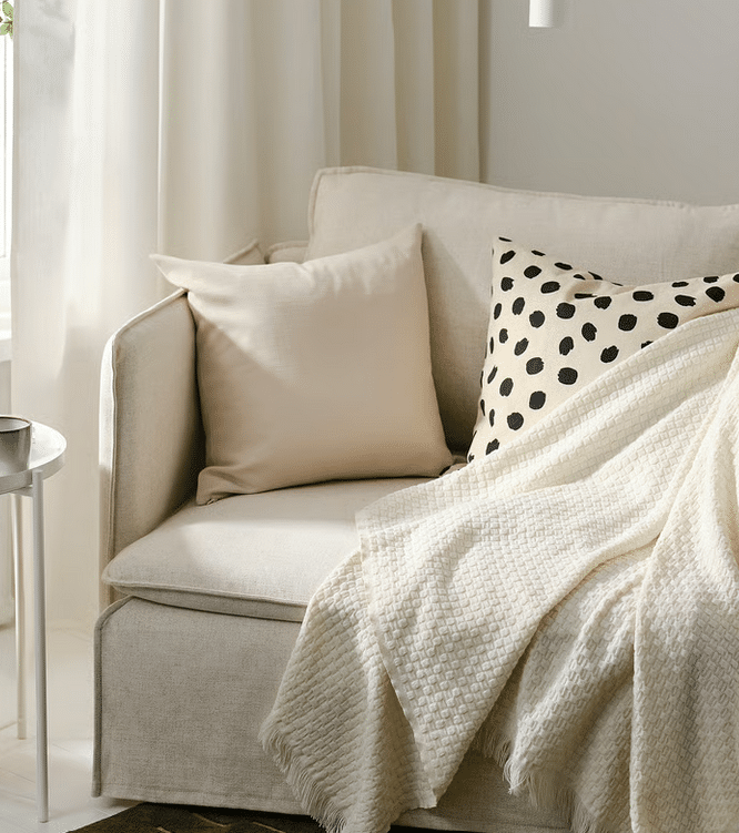 5 oggetti IKEA a meno di 10€ per un autunno da sogno: ecco come trasformare la tua casa plaid casa ikea
