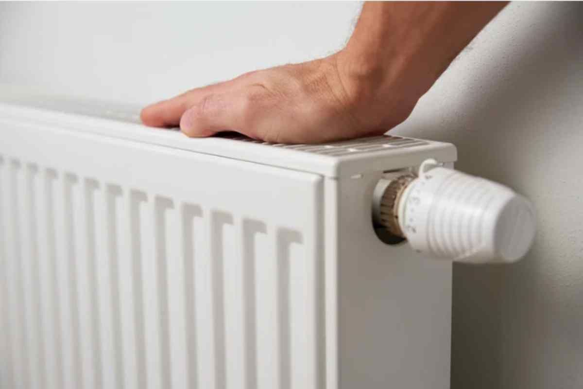 Scopri i 3 errori nascosti che quasi tutti fanno con i termosifoni e che ti costano caro in bolletta caloriferi