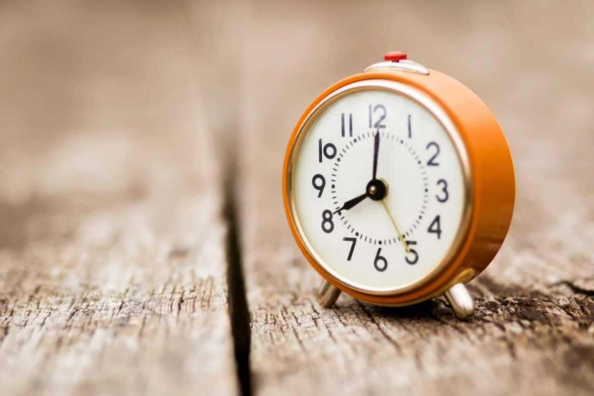 Cambia l'ora, non l'orologio: il segreto dei designer è un modello IKEA da 2 euro cambia l'ora
