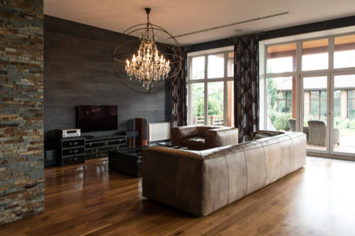 Le giornate si accorciano e la casa sembra più buia? I 3 trucchi da interior designer per 'catturare' la luce autunnale casa buia