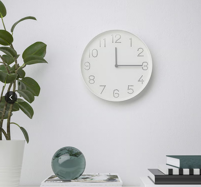 Cambia l'ora, non l'orologio: il segreto dei designer è un modello IKEA da 2 euro orologio ikea