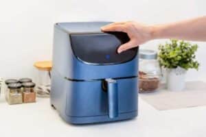 L'errore nascosto che ti costa di più: i 5 alimenti da non cuocere nella friggitrice ad aria cucina friggitrice ad aria