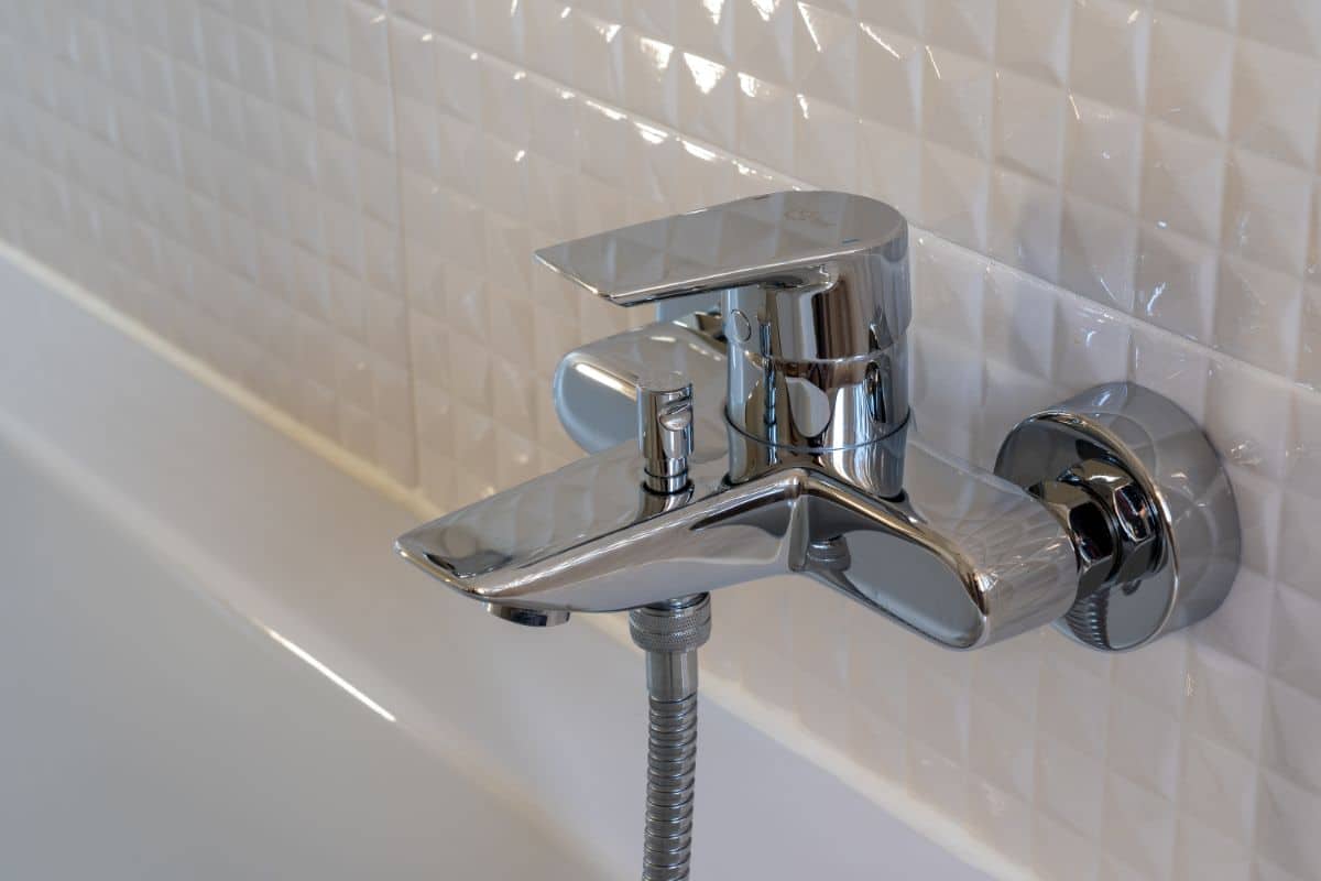 Addio al vecchio bidet: il suo sostituto è già disponibile in Italia ed è più pratico e moderno doccia igienica