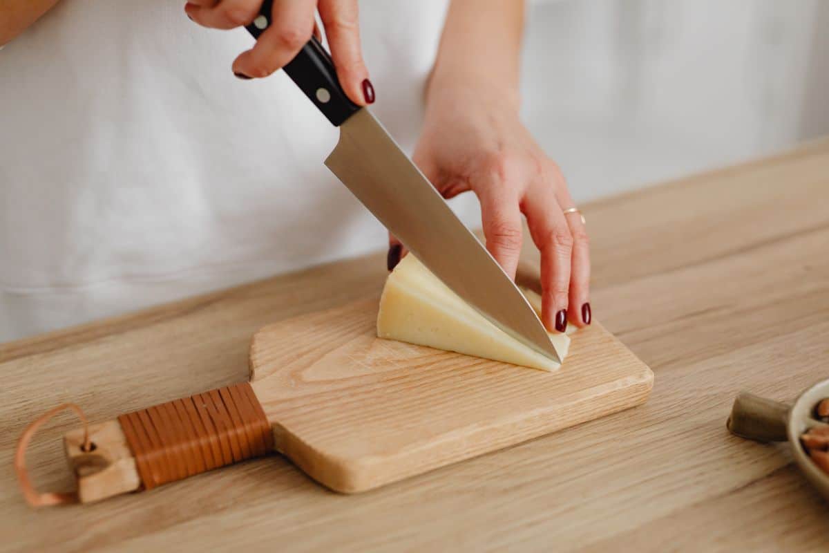 Il tagliere in cucina è importante, ma sei sicuro di usare quello giusto? Solo questo non ti causa problemi di salute tagliere
