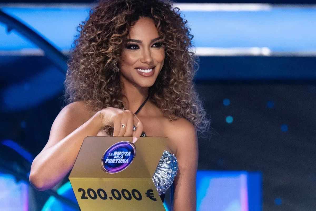 La casa di Samira Lui fa sognare tutti: stile, eleganza e cura degli spazi, le scelte della showgirl Samira Lui