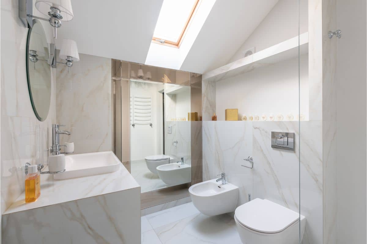 Rinunciare al bidet è impossibile, ma conosci l'origine di questo accessorio del bagno? Ecco perché in Francia non c'è bagno moderno con bidet
