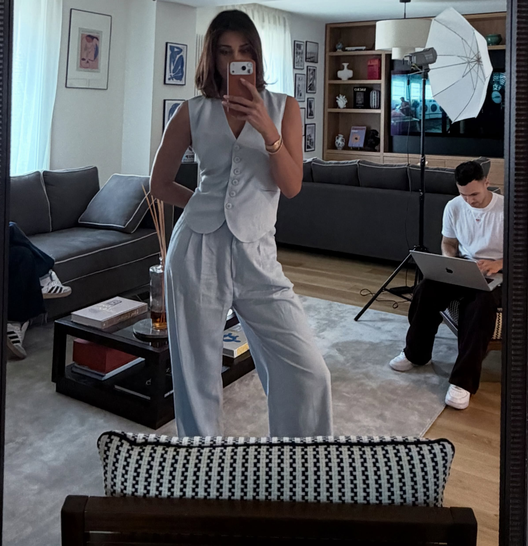 Belen Rodriguez, la sua casa a Milano: il quartiere, scelto, il palazzo storico e gli arredi belen salotto casa milano 20 9 2026 casadistile.it