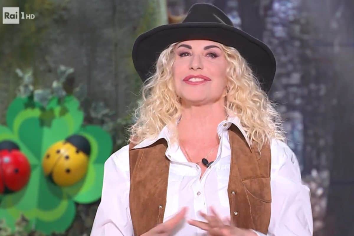 Antonella Clerici, la sua casa nel bosco: il suo nido è un rifugio immerso nella natura Antonella Clerici