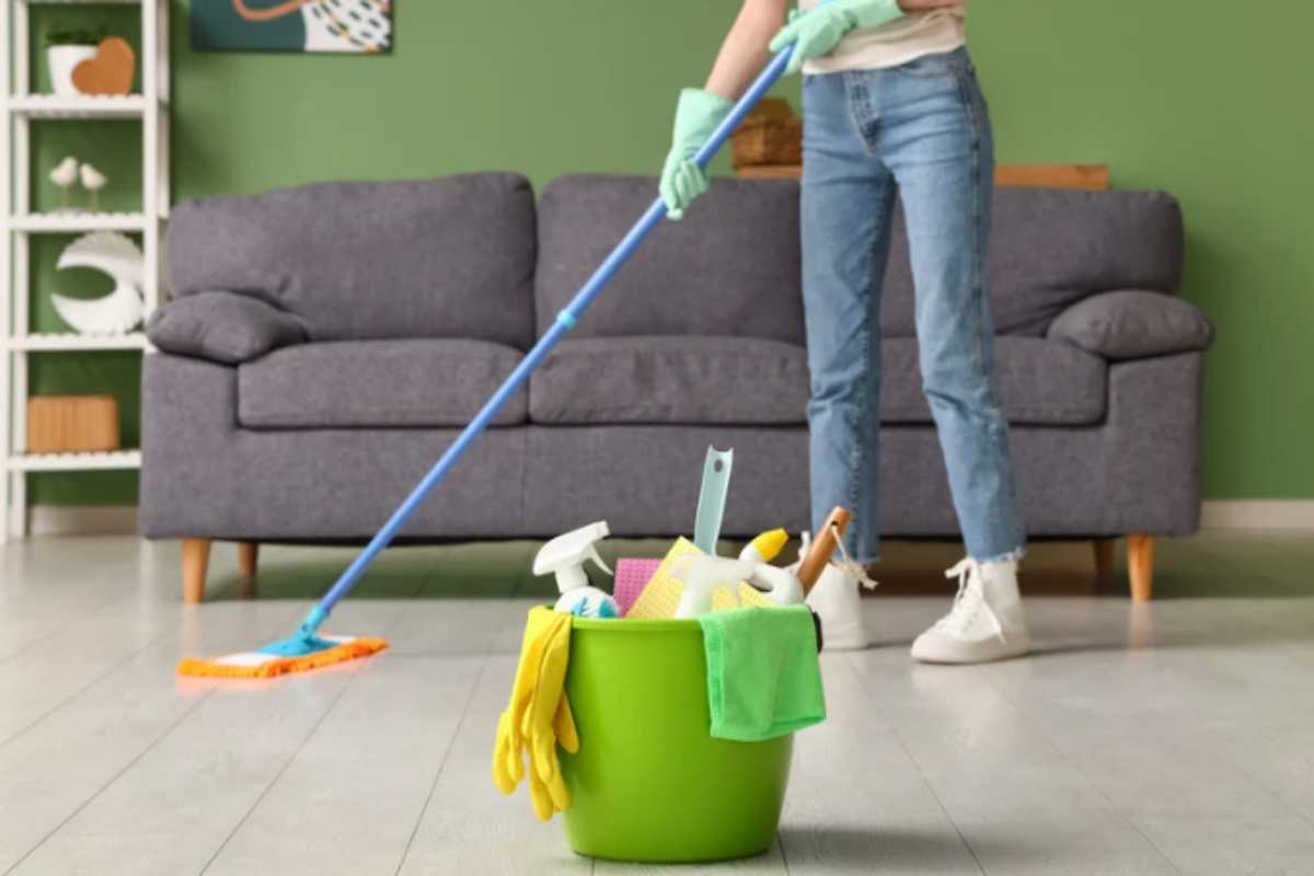 Pulizie di primavera, è arrivato il momento: ecco 3 consigli per non sbagliare e far tornare la tua casa splendente casa pulizie di primavera