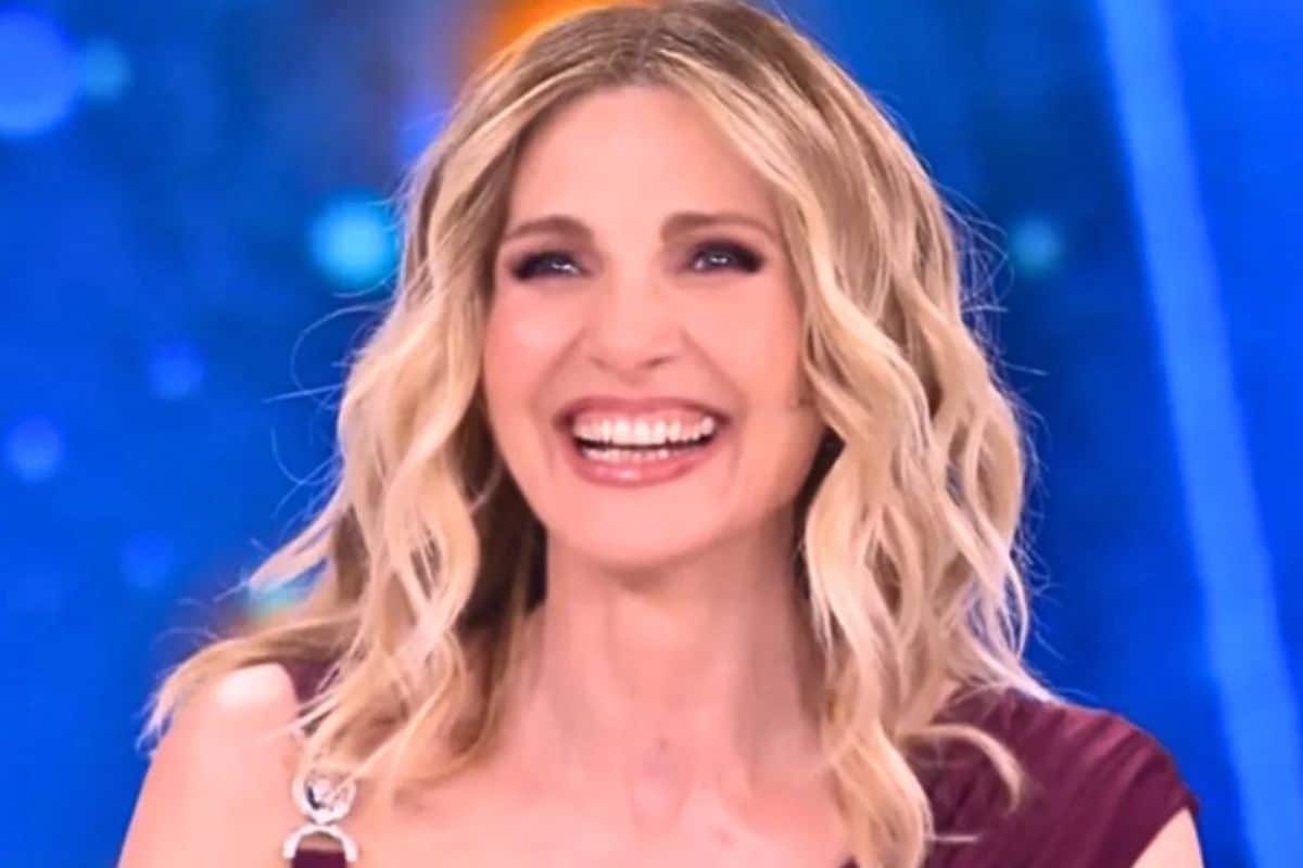 Lorella Cuccarini, la sua casa è una villa da sogno a Roma immersa nel verde: le caratteristiche Lorella Cuccarini
