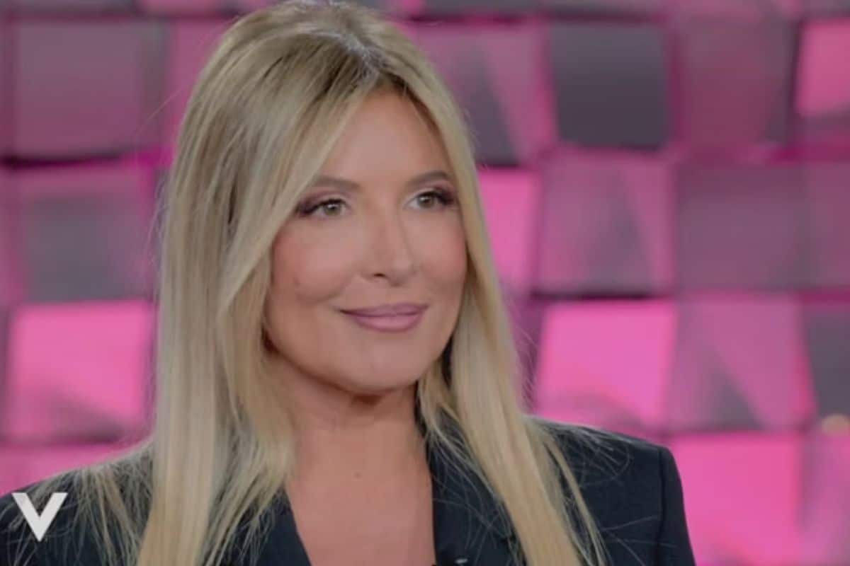 Selvaggia Lucarelli, l'amore per l'Oriente nella sua casa di Milano: una dimora colorata, i dettagli etnici e i suoi adorati gatti Selvaggia Lucarelli