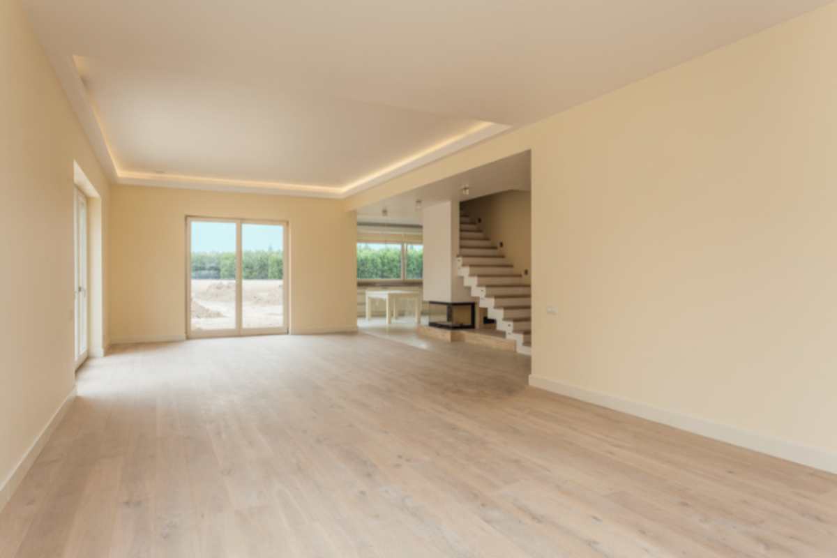 Beige sulle pareti addio: la nuova tinta 2026 che sostituisce i neutri classici parete beige casa