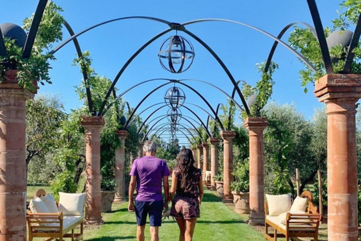 La casa di Andrea Bocelli: una tenuta da sogno immersa nel verde della sua Toscana casa bocelli 20 5 2026 casadistile.it