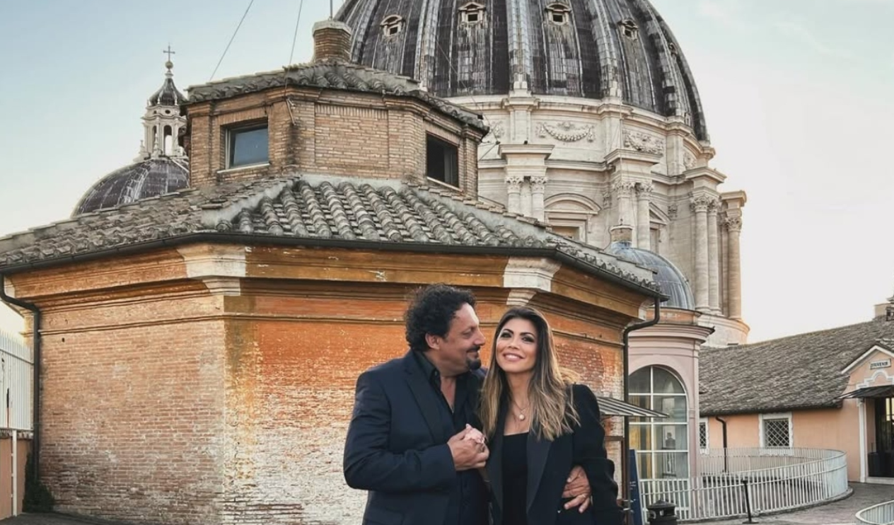 Enrico Brignano e Flora Canto, la casa a Roma con vista su San Pietro: un appartamento da sogno davvero luminoso casa terrazzo brignano canto 18 5 2026 casadistile.it