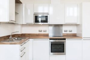 Addio cucine bianche: gli architetti sono d'accordo, smetteranno di essere la norma. Ecco perché (e cosa scegliere) cucina bianca