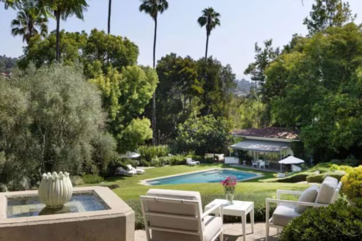 Angelina Jolie vende la sua villa di Los Angeles: una dimora da sogno da 30 milioni esterno villa angelina jolie 7 5 2026 casadistile.it