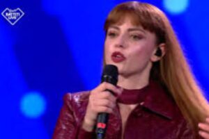 Annalisa, la sua casa a Milano: living classico e cucina moderna, le scelte della cantante Annalisa