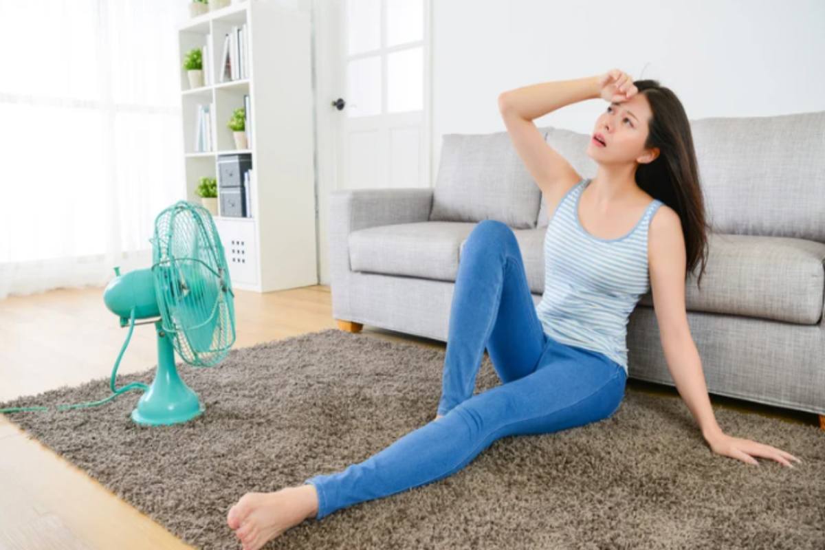 donna caldo in casa