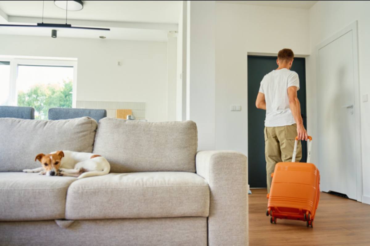 Parti per le vacanze e torni con allagamenti o blackout: i 5 controlli che nessuno fa prima di chiudere casa per settimane casa partenza vacanze