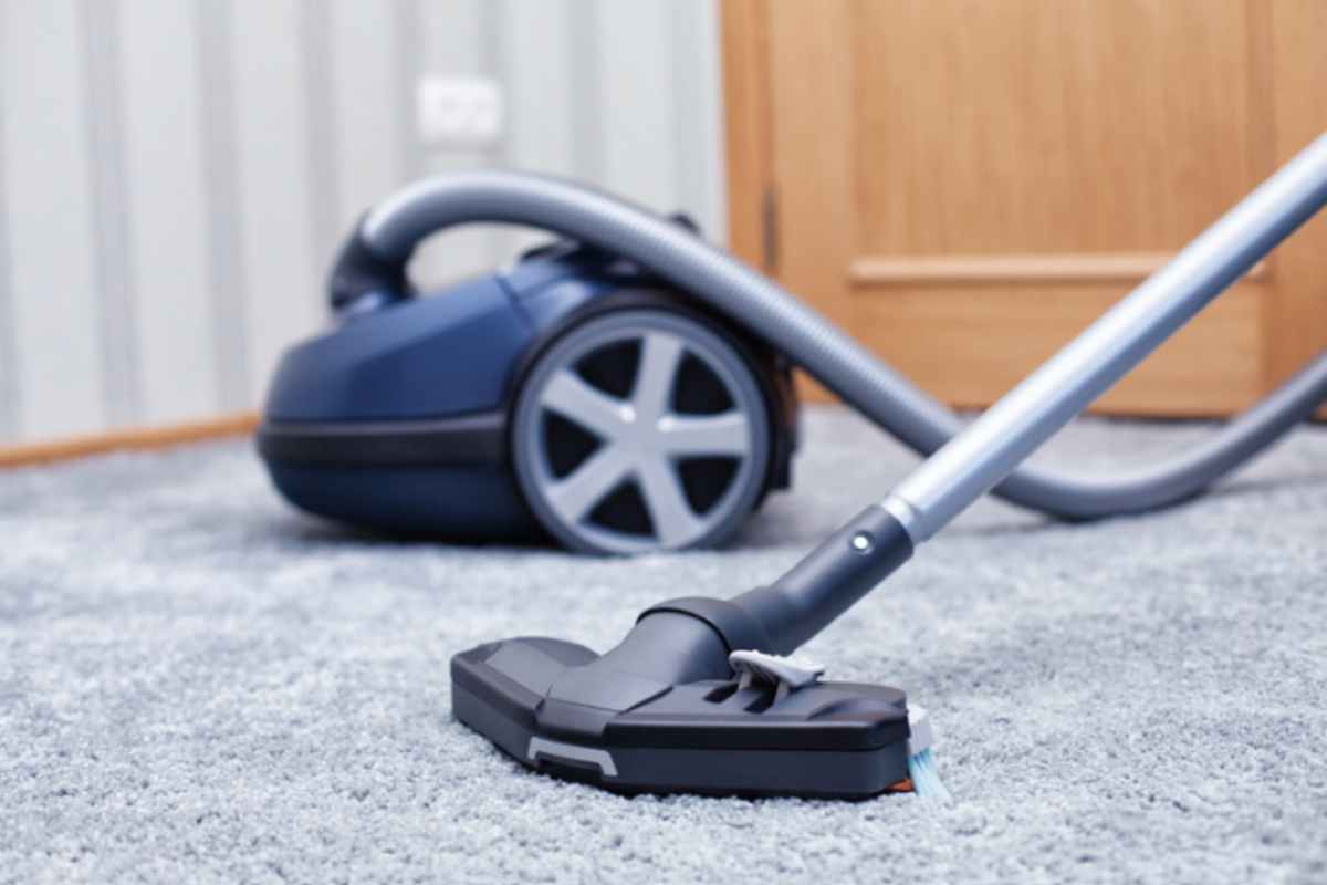 Aspirapolvere Dyson: il punto nascosto dove si annidano polvere e batteri che nessuno pulisce mai aspirapolvere