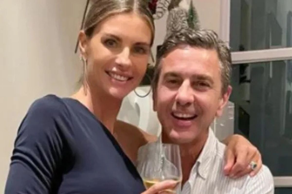 Martina Colombari e Alessandro Costacurta, la casa a Milano: cucina luminosa, un piccolo balcone e lo spazio per il fitness Martina Colombari e Alessndro Costacurta