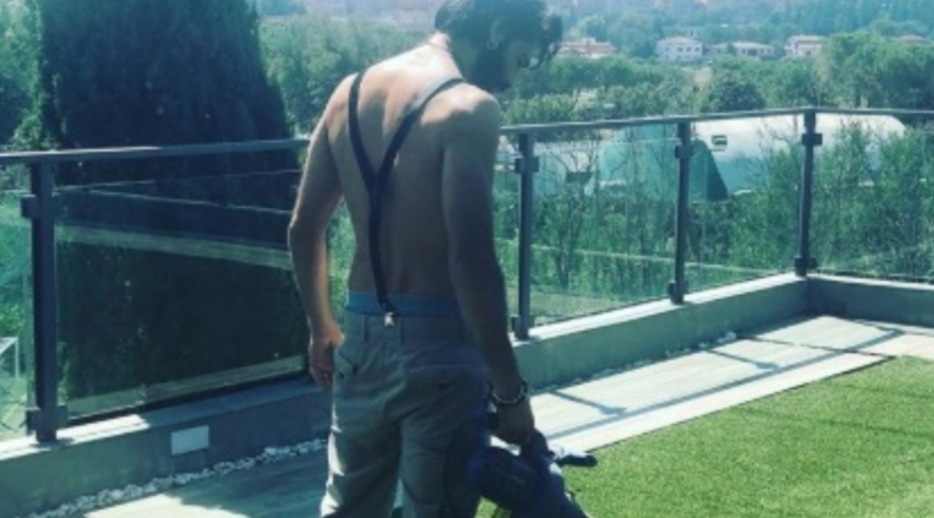 Laura Chiatti e Marco Bocci, la villa a Perugia: una dimora con tanto verde, luce naturale e una scelta particolare in camera laura chiatti terrazzo 15 7 2026 casadistile.it