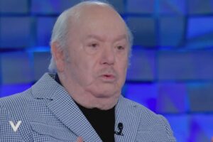 Lino Banfi, la sua casa a Roma: la scelta affettiva, i cimeli della carriera e l'essenzialità al tip Lino Banfi