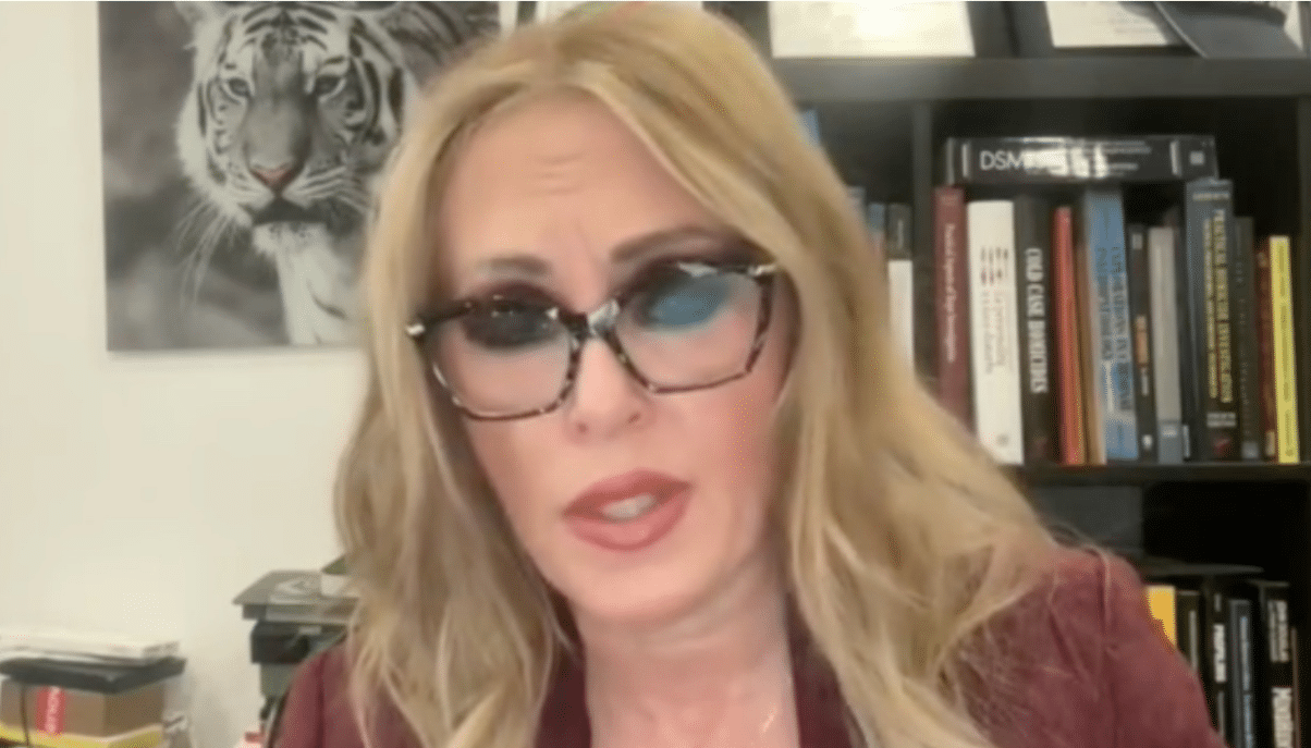 Roberta Bruzzone, un casa fortezza a Roma Sud: cani da guardia, sicurezza e la collezione di Harley roberta bruzzone studio 1 7 2026 casadistile.it