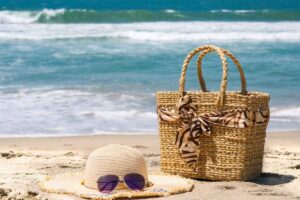 Le borse da spiaggia le conservi così fino a settembre? Gli organizer professionisti dicono che è l'errore che rovina le fibre in 30 giorni borsa spiaggia