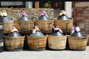 Cantina di casa settembre 2026: il metodo dei sommelier per organizzare vino e conserve prima dell'autunno cantina damigiana 1 9 2026 casadistile.it