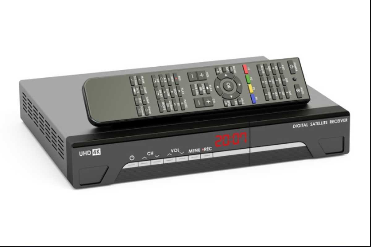 Il decoder TV in standby consuma 18 euro al mese anche spento: il test ENEA su 14 modelli comuni decoder Tv
